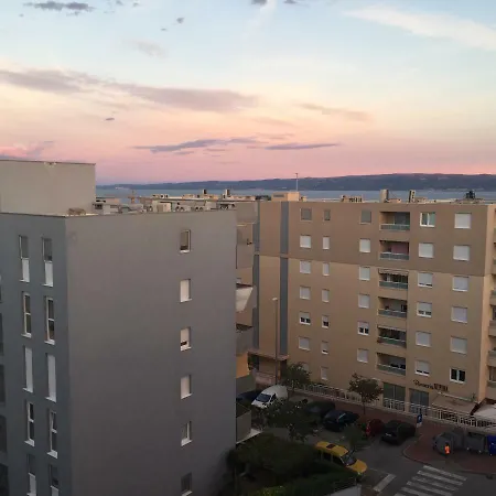 Sanny Apartment *